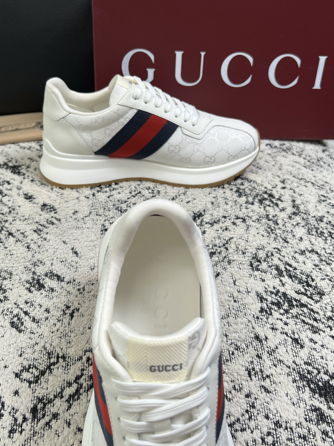 Gucci 高品质  顶级工艺品  古奇  专柜新款原厂配置，意大利进口牛皮面料，进口牛皮内里垫，透气舒适，鞋底：原厂特