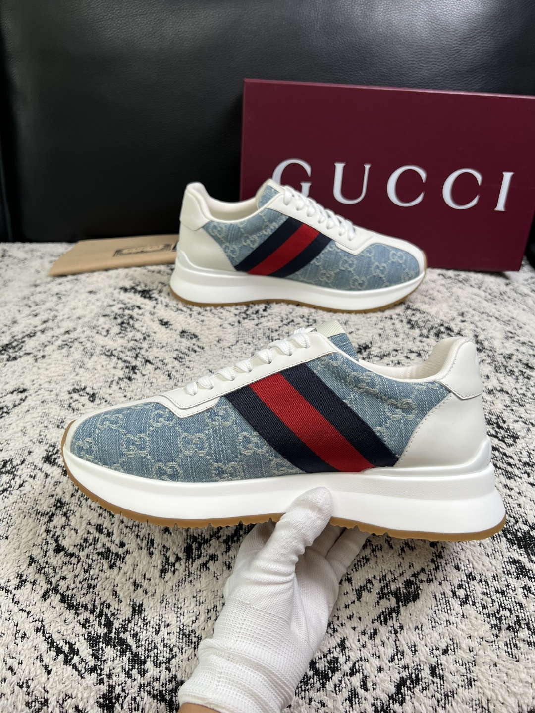 Gucci 高品质  顶级工艺品  古奇  专柜新款原厂配置，意大利进口牛皮面料，进口牛皮内里垫，透气舒适，鞋底：原厂特