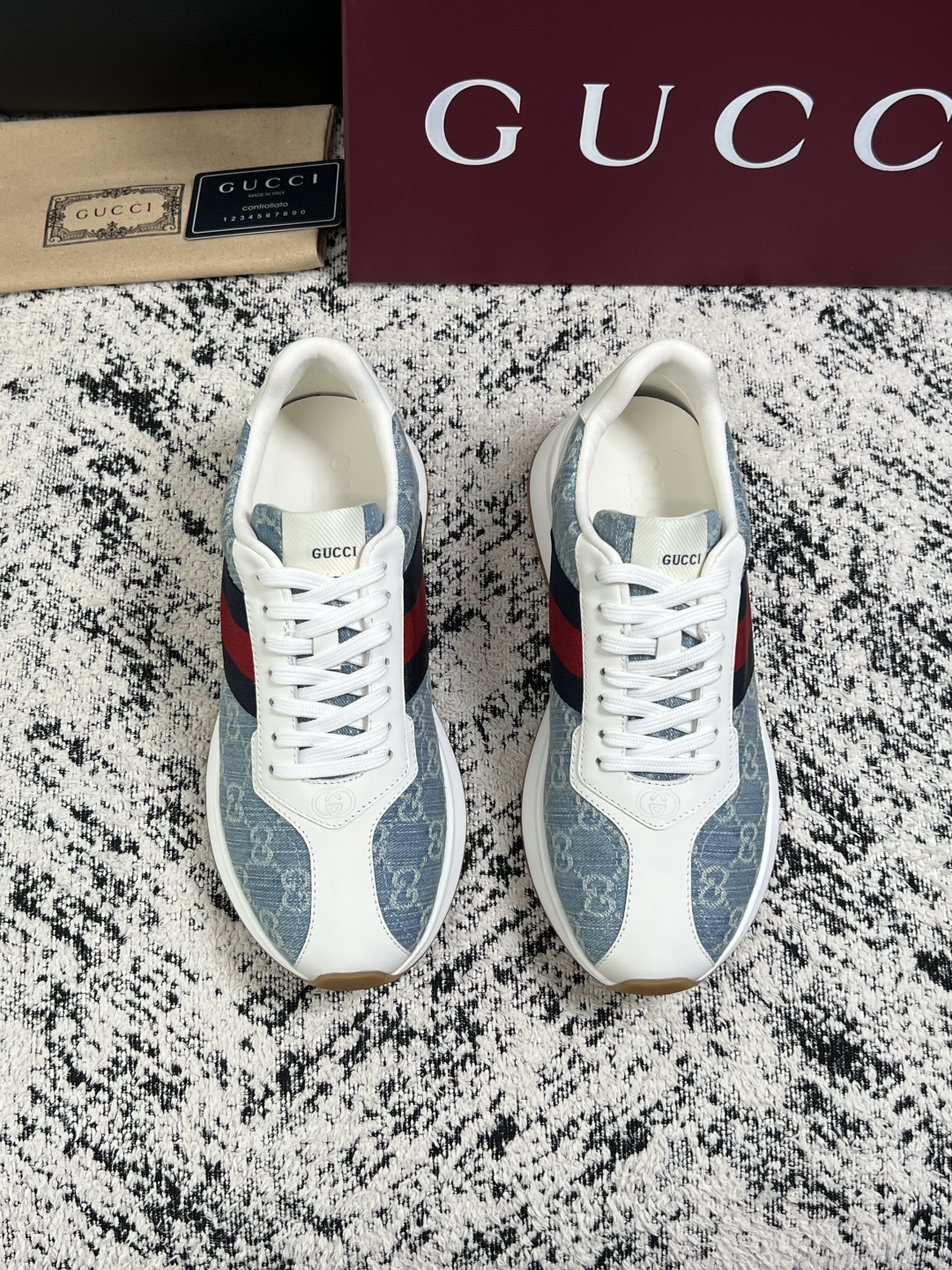 Gucci 高品质  顶级工艺品  古奇  专柜新款原厂配置，意大利进口牛皮面料，进口牛皮内里垫，透气舒适，鞋底：原厂特