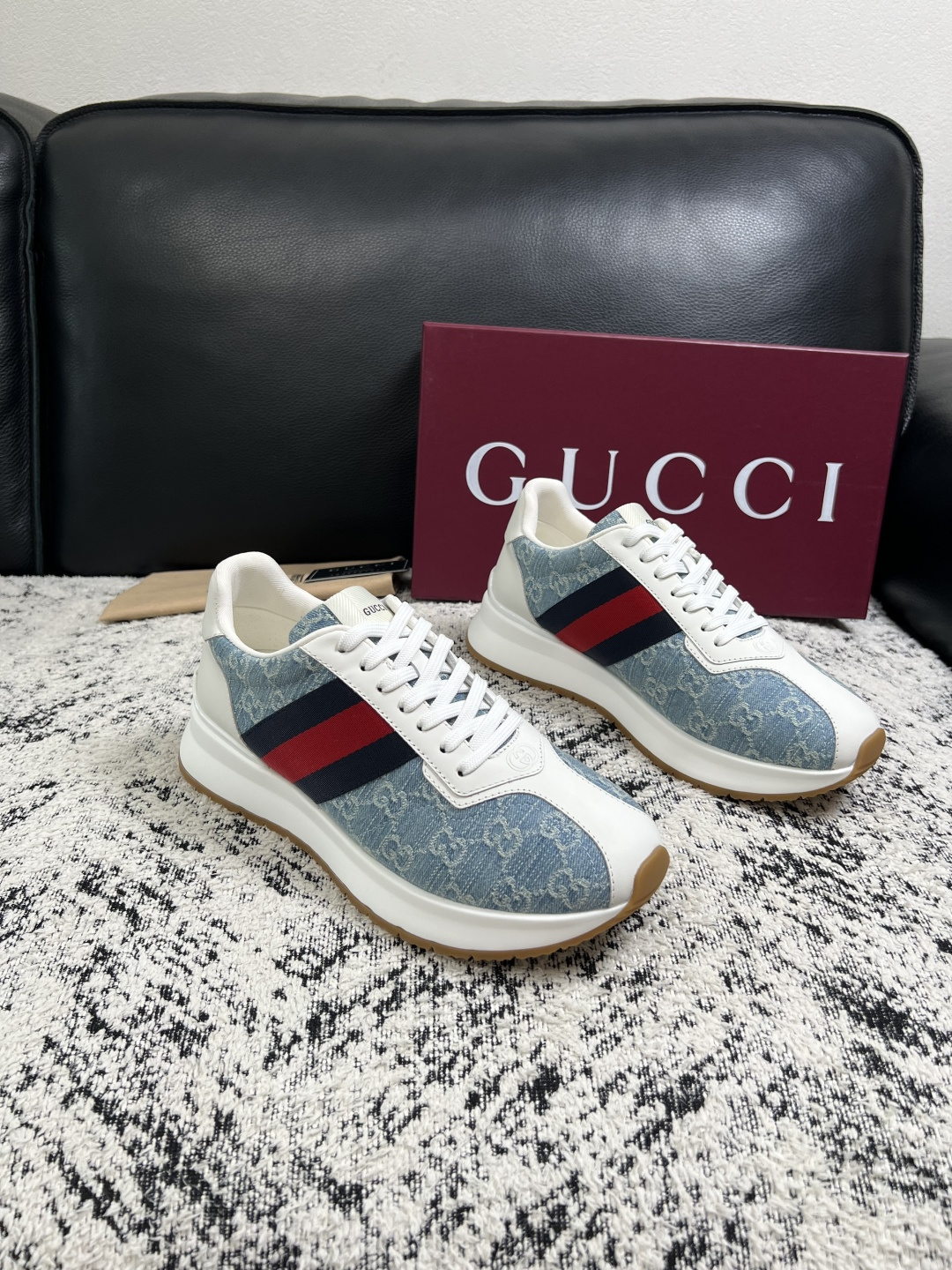 Gucci 高品质  顶级工艺品  古奇  专柜新款原厂配置，意大利进口牛皮面料，进口牛皮内里垫，透气舒适，鞋底：原厂特