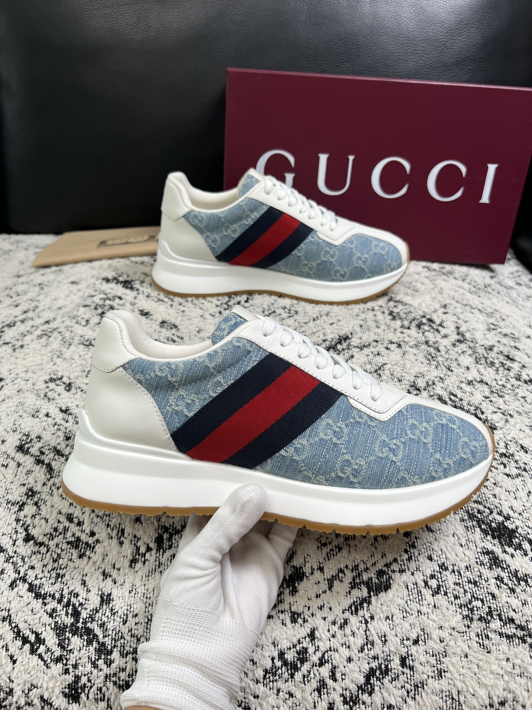 Gucci 高品质  顶级工艺品  古奇  专柜新款原厂配置，意大利进口牛皮面料，进口牛皮内里垫，透气舒适，鞋底：原厂特