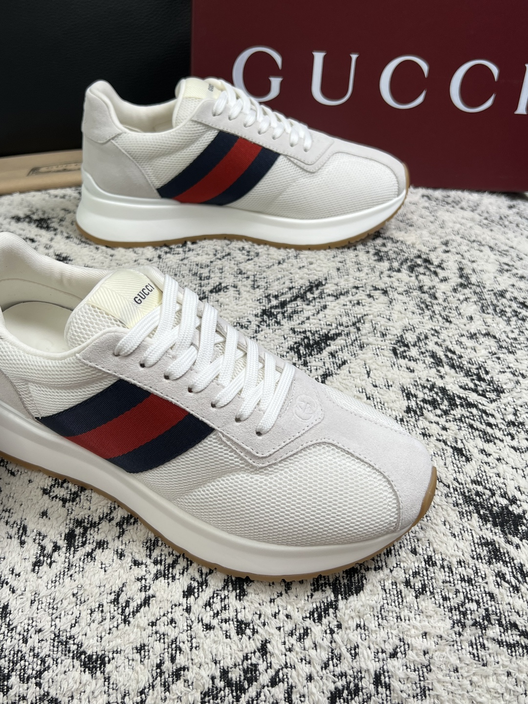 Gucci 高品质  顶级工艺品  古奇  专柜新款原厂配置，意大利进口牛皮面料，进口牛皮内里垫，透气舒适，鞋底：原厂特