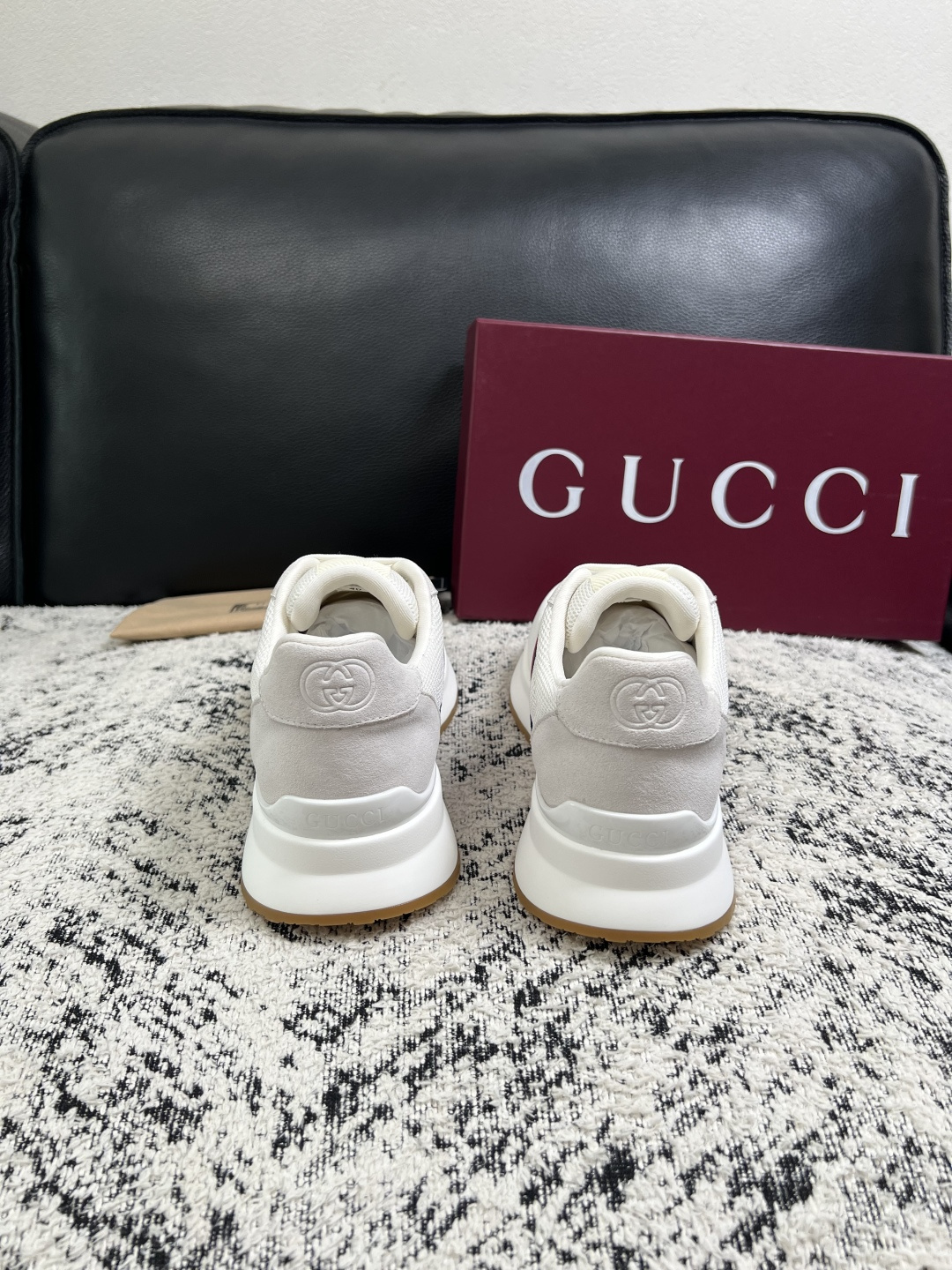 Gucci 高品质  顶级工艺品  古奇  专柜新款原厂配置，意大利进口牛皮面料，进口牛皮内里垫，透气舒适，鞋底：原厂特