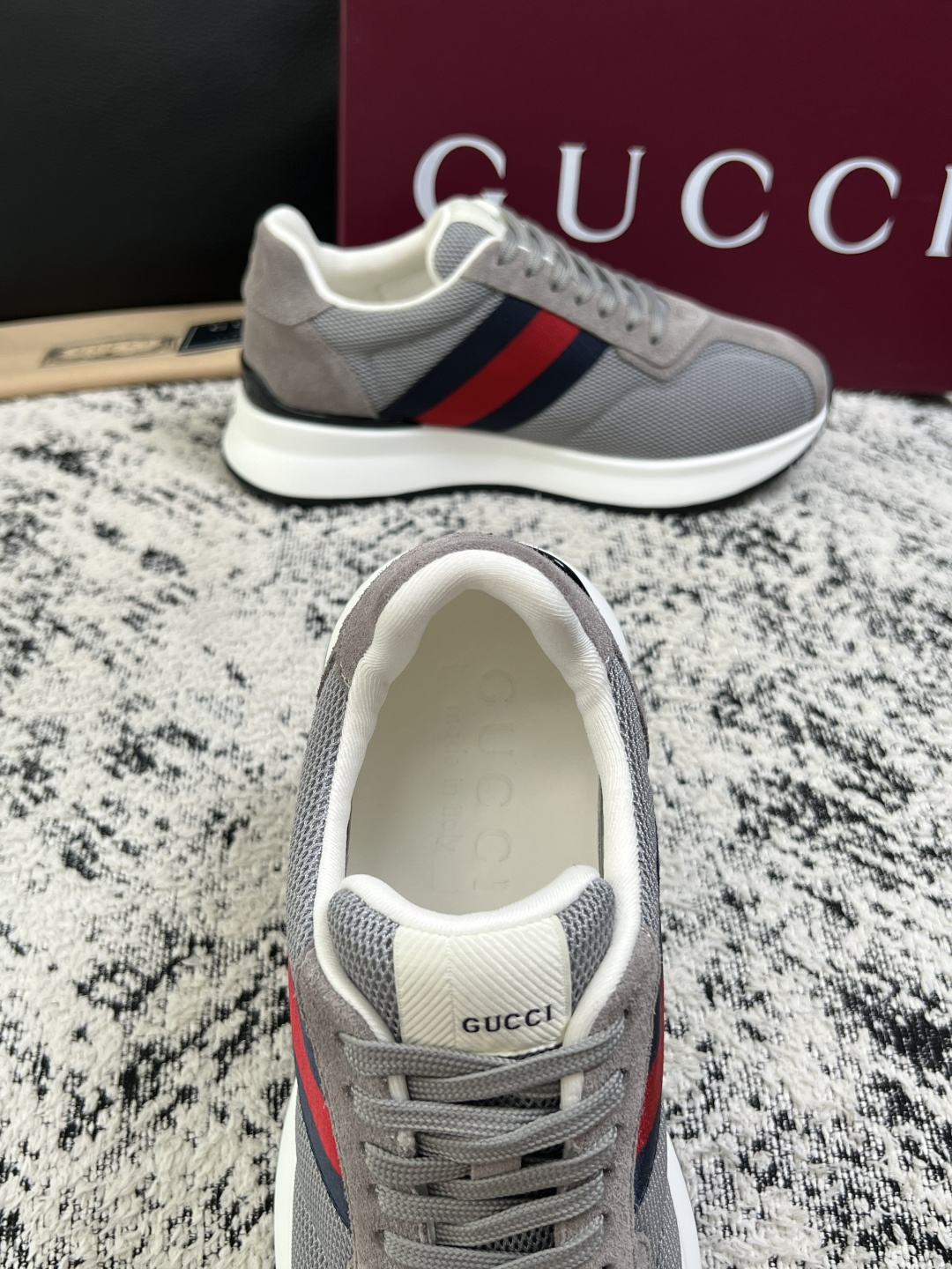 Gucci 高品质  顶级工艺品  古奇  专柜新款原厂配置，意大利进口牛皮面料，进口牛皮内里垫，透气舒适，鞋底：原厂特