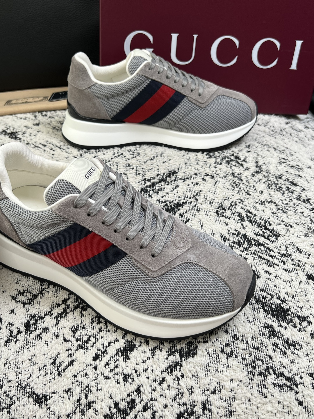 Gucci 高品质  顶级工艺品  古奇  专柜新款原厂配置，意大利进口牛皮面料，进口牛皮内里垫，透气舒适，鞋底：原厂特