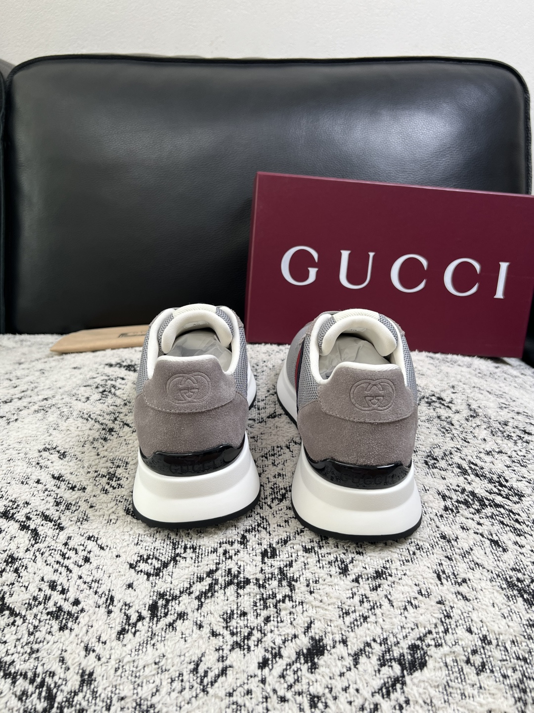 Gucci 高品质  顶级工艺品  古奇  专柜新款原厂配置，意大利进口牛皮面料，进口牛皮内里垫，透气舒适，鞋底：原厂特