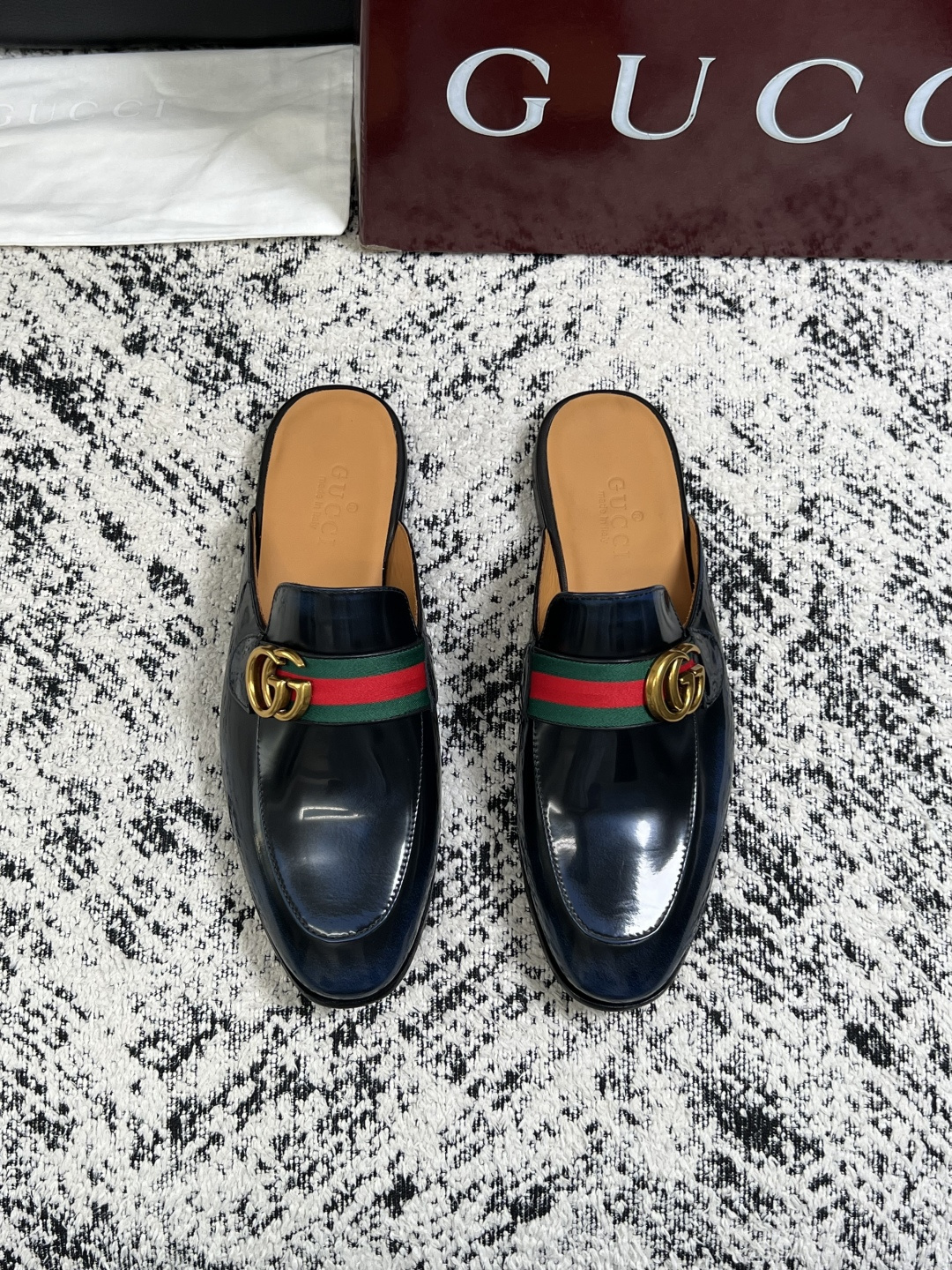Gucci 高品质  顶级工艺品  古奇  皮鞋专柜新款原厂配置，意大利进口牛皮面料，进口牛皮内里垫，透气舒适，鞋底：原