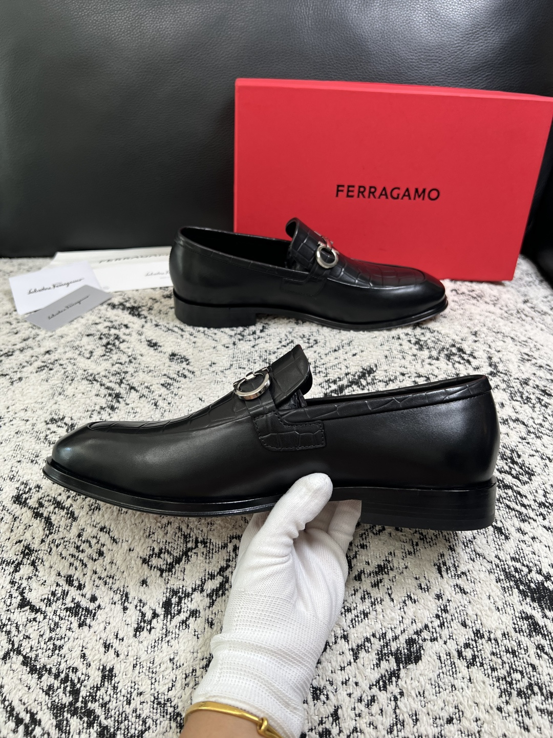 Ferragamo  高品质  顶级工艺品  菲拉格慕  皮鞋专柜同步发售原厂配置，意大利进口原版牛皮，进口水染牛里 ，