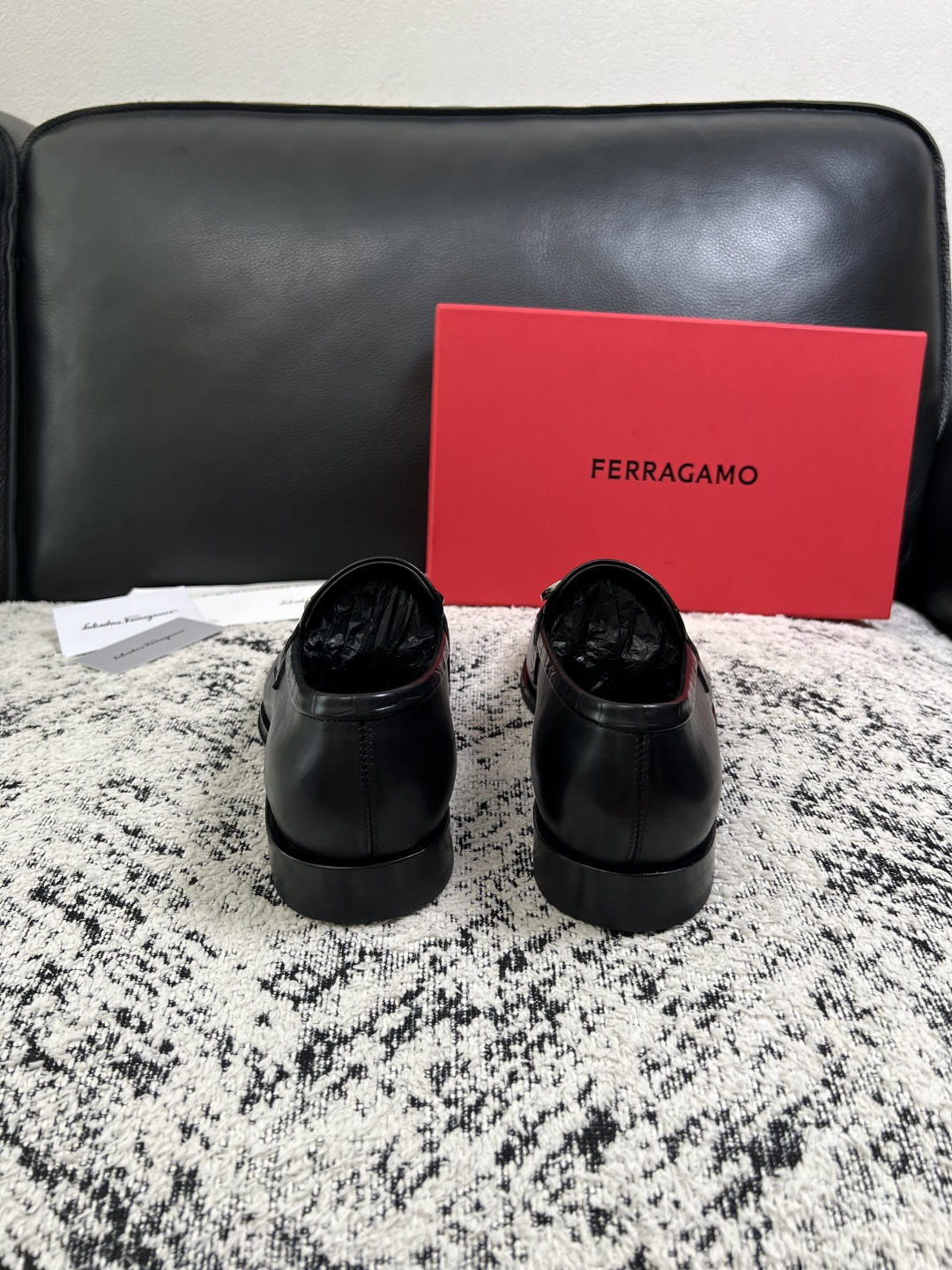 Ferragamo  高品质  顶级工艺品  菲拉格慕  皮鞋专柜同步发售原厂配置，意大利进口原版牛皮，进口水染牛里 ，