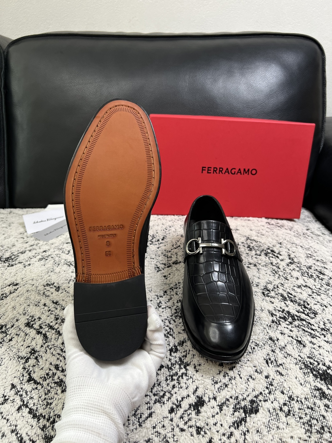 Ferragamo  高品质  顶级工艺品  菲拉格慕  皮鞋专柜同步发售原厂配置，意大利进口原版牛皮，进口水染牛里 ，