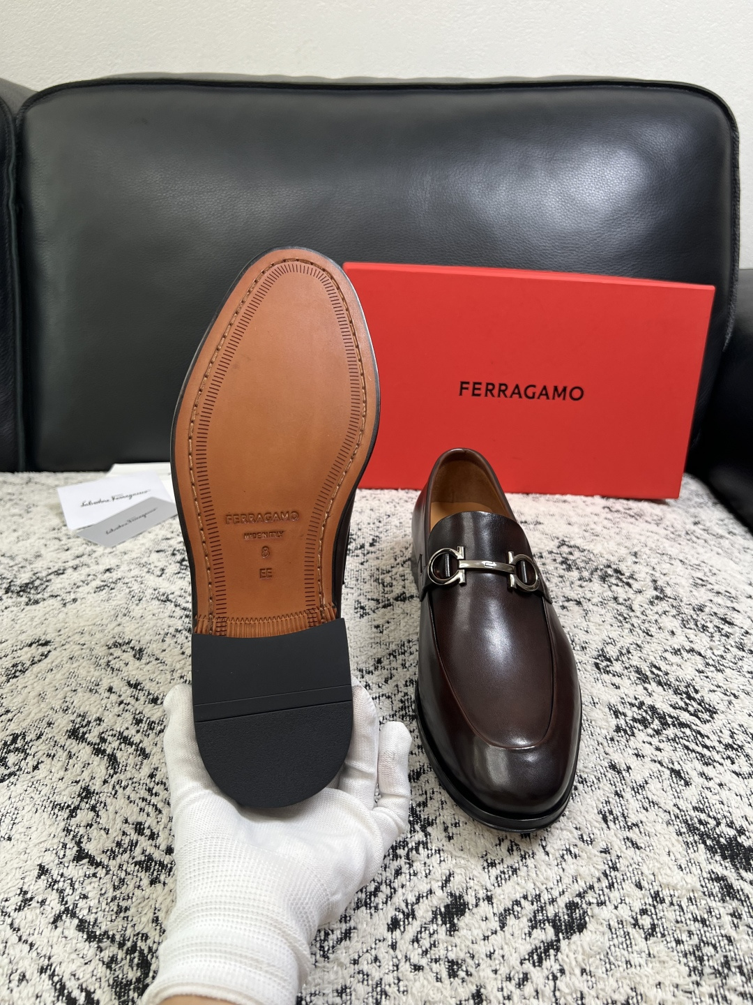 Ferragamo  高品质  顶级工艺品  菲拉格慕  皮鞋专柜同步发售原厂配置，意大利进口原版牛皮，进口水染牛里 ，