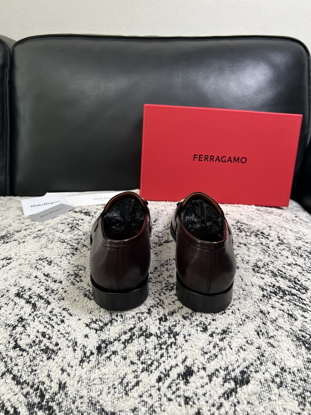 Ferragamo  高品质  顶级工艺品  菲拉格慕  皮鞋专柜同步发售原厂配置，意大利进口原版牛皮，进口水染牛里 ，