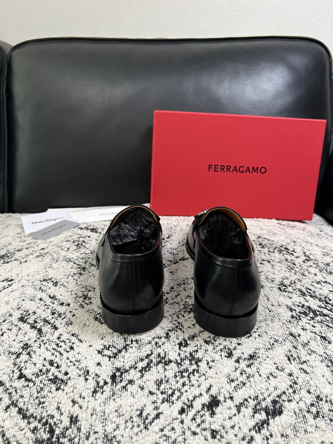 Ferragamo  高品质  顶级工艺品  菲拉格慕  皮鞋专柜同步发售原厂配置，意大利进口原版牛皮，进口水染牛里 ，