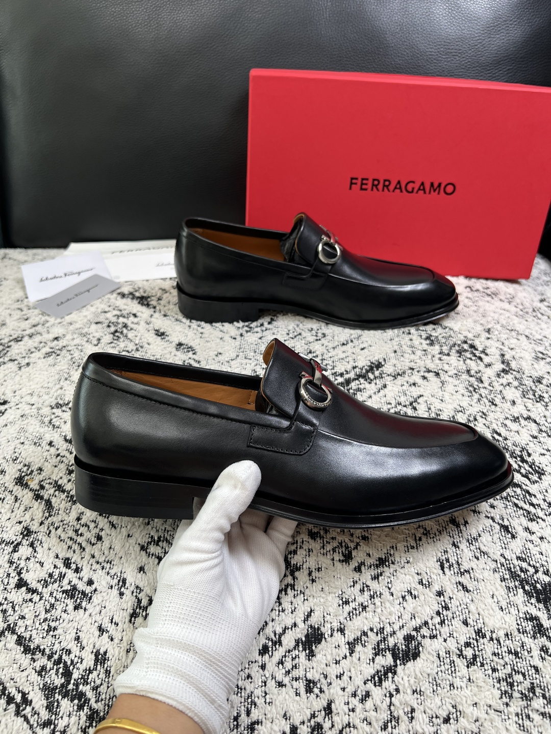 Ferragamo  高品质  顶级工艺品  菲拉格慕  皮鞋专柜同步发售原厂配置，意大利进口原版牛皮，进口水染牛里 ，