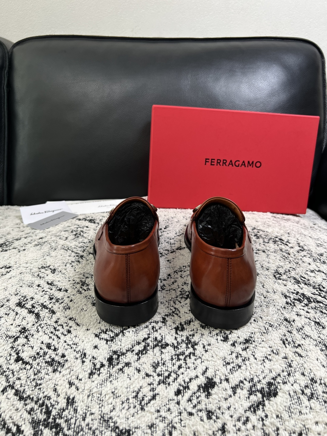 Ferragamo  高品质  顶级工艺品  菲拉格慕  皮鞋专柜同步发售原厂配置，意大利进口原版牛皮，进口水染牛里 ，