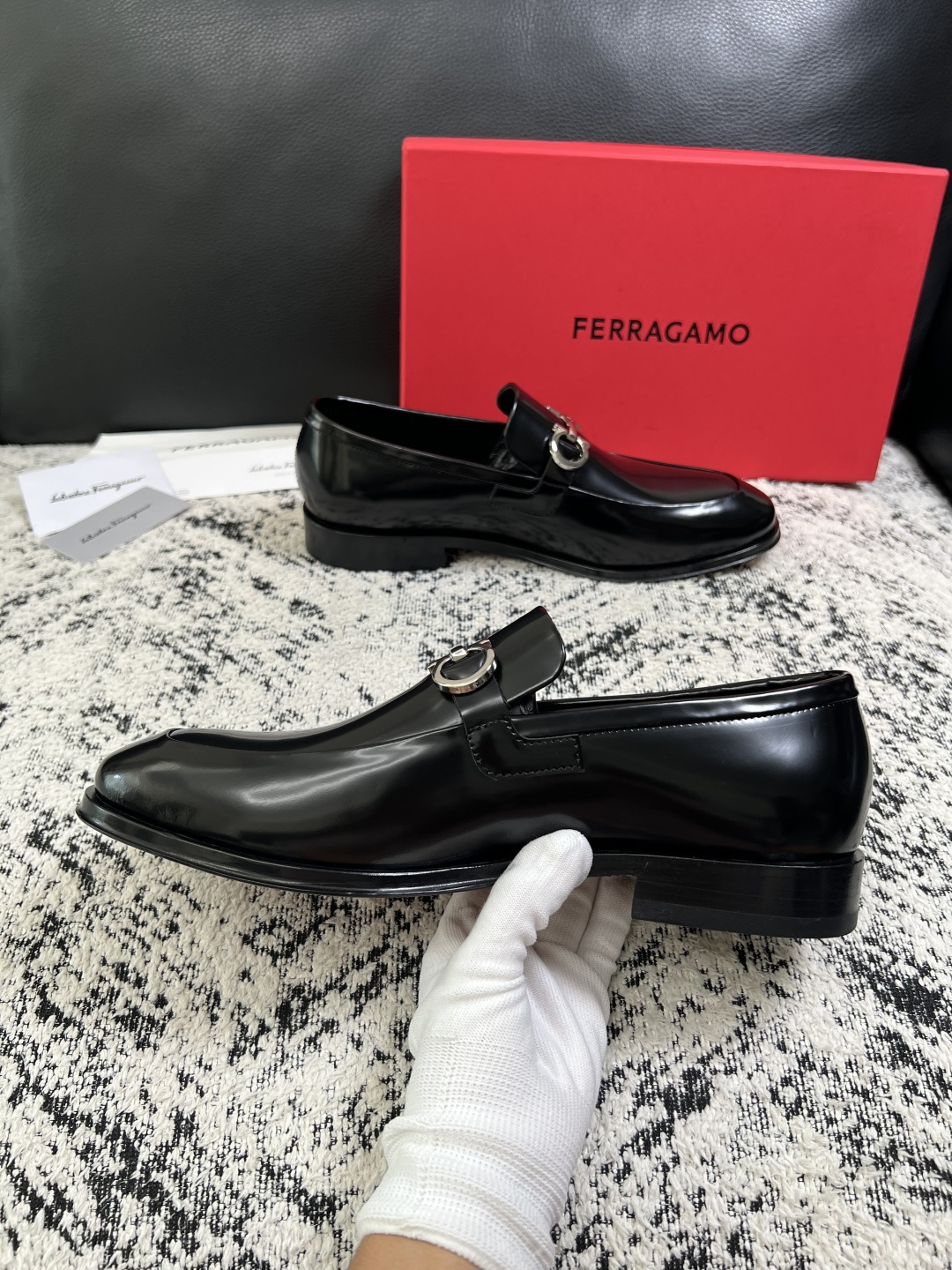 Ferragamo  高品质  顶级工艺品  菲拉格慕  皮鞋专柜同步发售原厂配置，意大利进口原版牛皮，进口水染牛里 ，