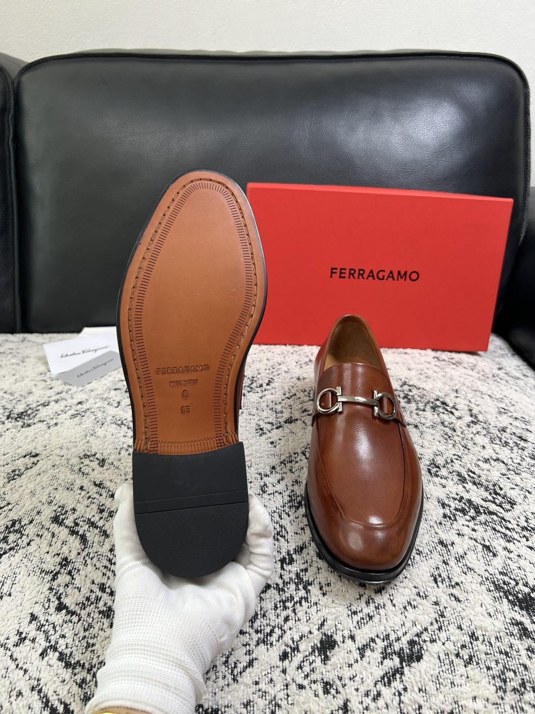 Ferragamo  高品质  顶级工艺品  菲拉格慕  皮鞋专柜同步发售原厂配置，意大利进口原版牛皮，进口水染牛里 ，