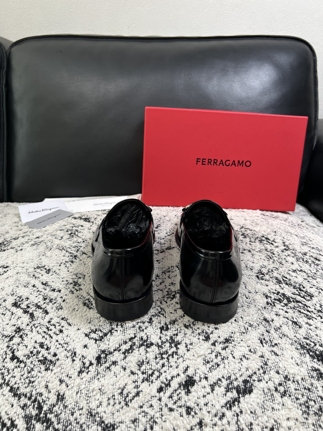 Ferragamo  高品质  顶级工艺品  菲拉格慕  皮鞋专柜同步发售原厂配置，意大利进口原版牛皮，进口水染牛里 ，
