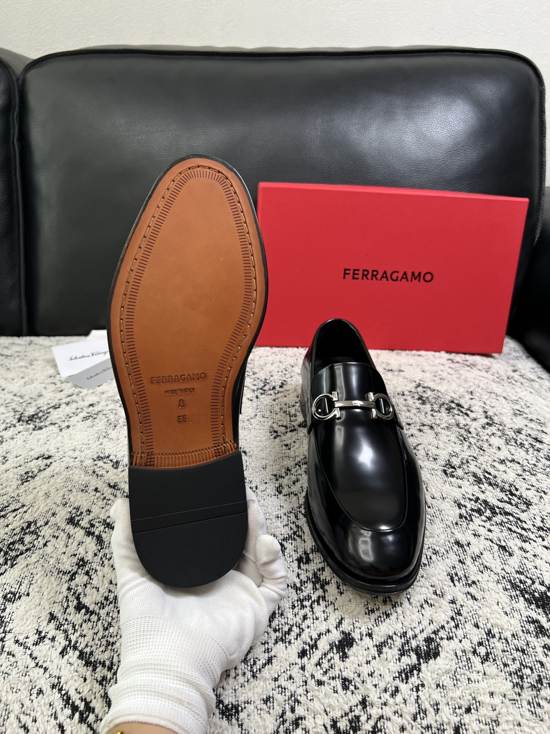 Ferragamo  高品质  顶级工艺品  菲拉格慕  皮鞋专柜同步发售原厂配置，意大利进口原版牛皮，进口水染牛里 ，