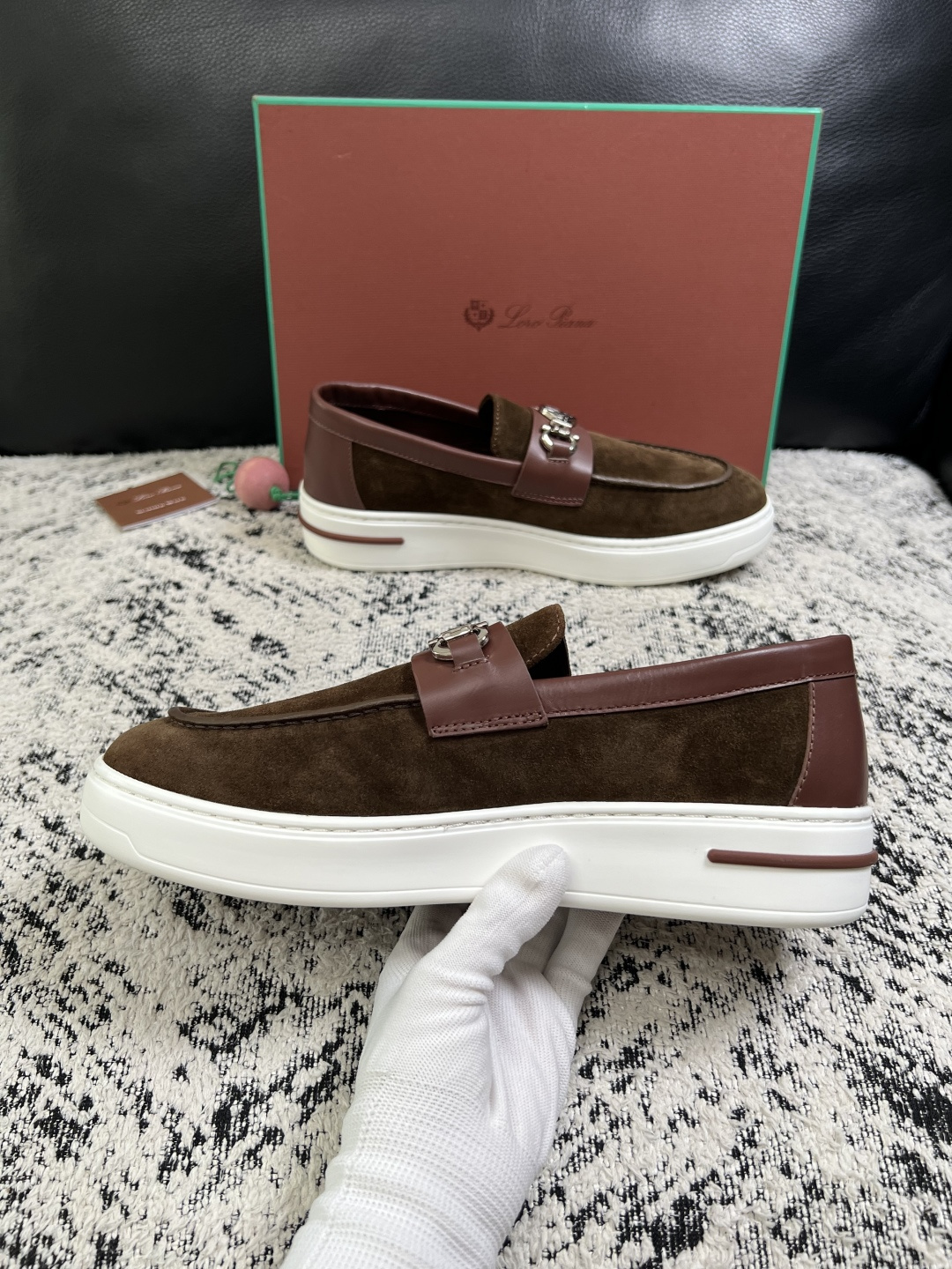 Loro Piana  高品质  顶级工艺品  诺悠翩雅  新品专柜同步原厂配置，鞋面意大利进口牛皮面料，高品质拼接工艺