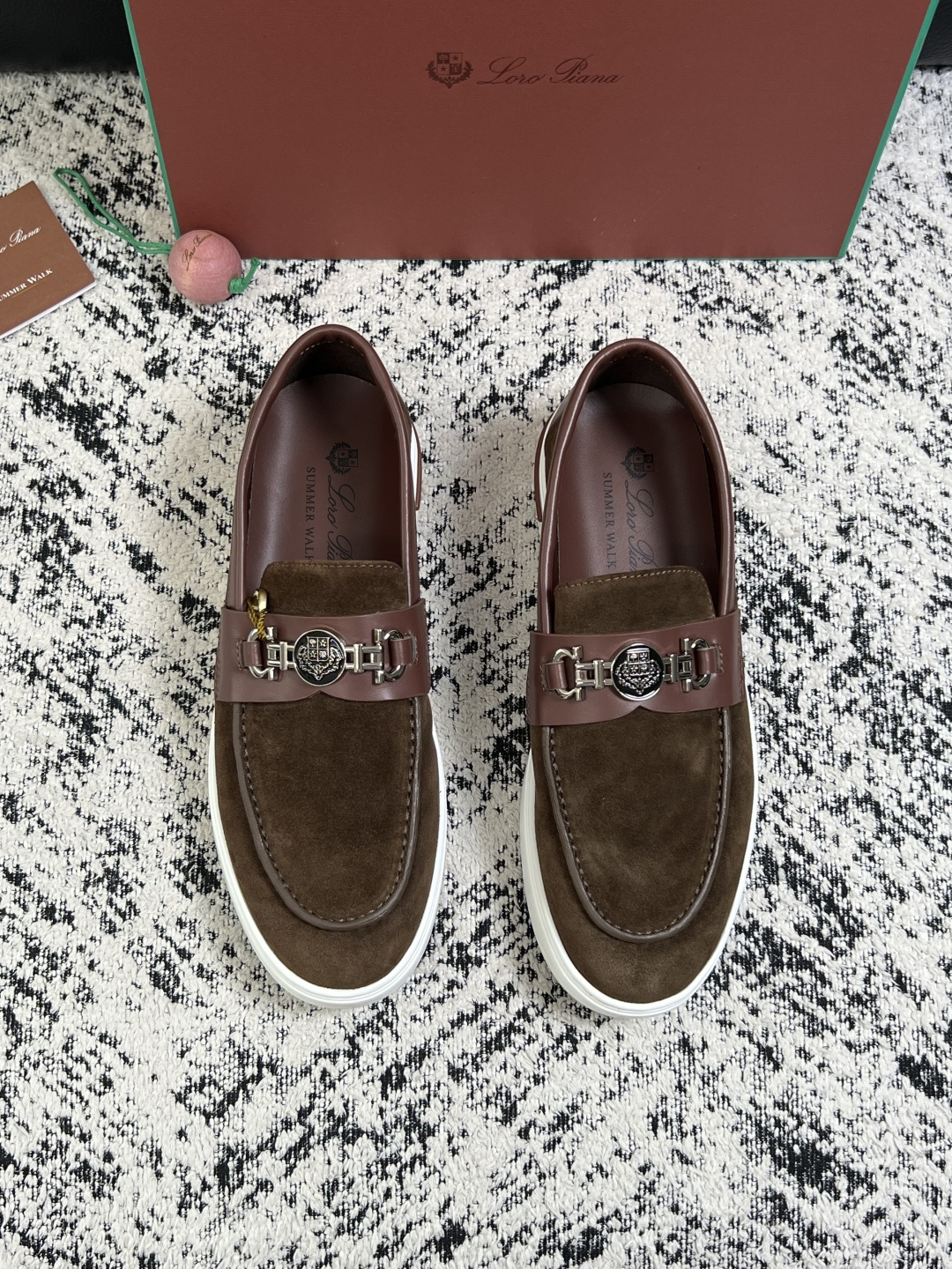 Loro Piana  高品质  顶级工艺品  诺悠翩雅  新品专柜同步原厂配置，鞋面意大利进口牛皮面料，高品质拼接工艺