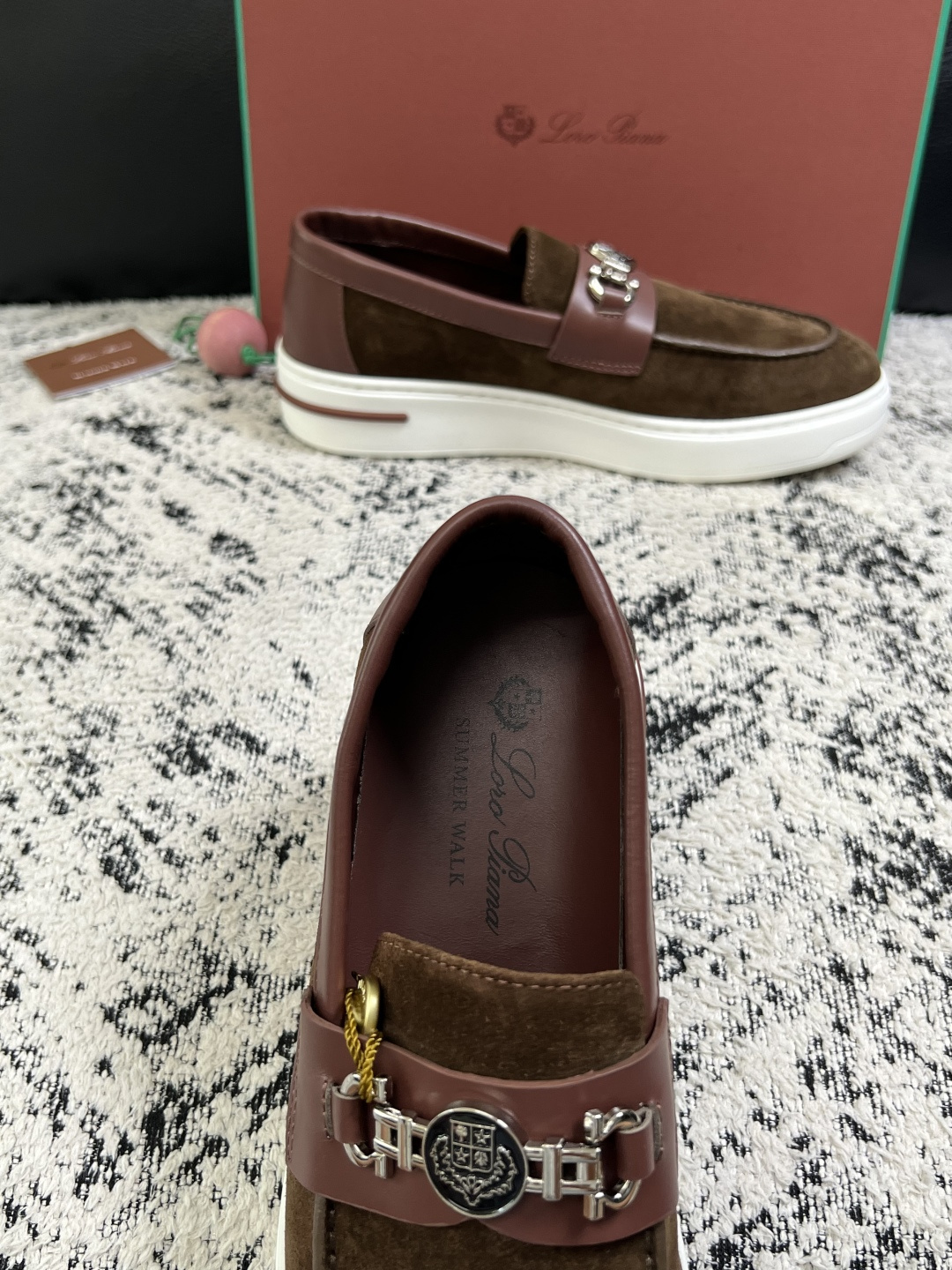 Loro Piana  高品质  顶级工艺品  诺悠翩雅  新品专柜同步原厂配置，鞋面意大利进口牛皮面料，高品质拼接工艺