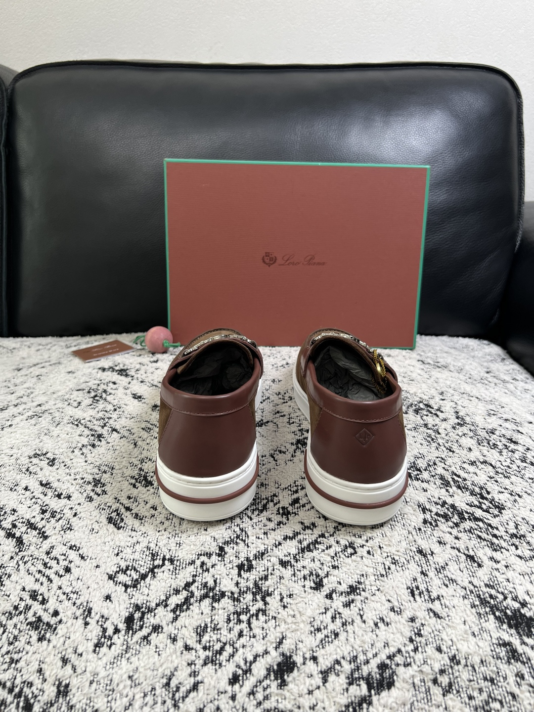 Loro Piana  高品质  顶级工艺品  诺悠翩雅  新品专柜同步原厂配置，鞋面意大利进口牛皮面料，高品质拼接工艺
