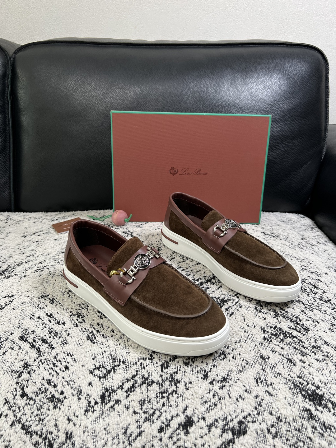 Loro Piana  高品质  顶级工艺品  诺悠翩雅  新品专柜同步原厂配置，鞋面意大利进口牛皮面料，高品质拼接工艺