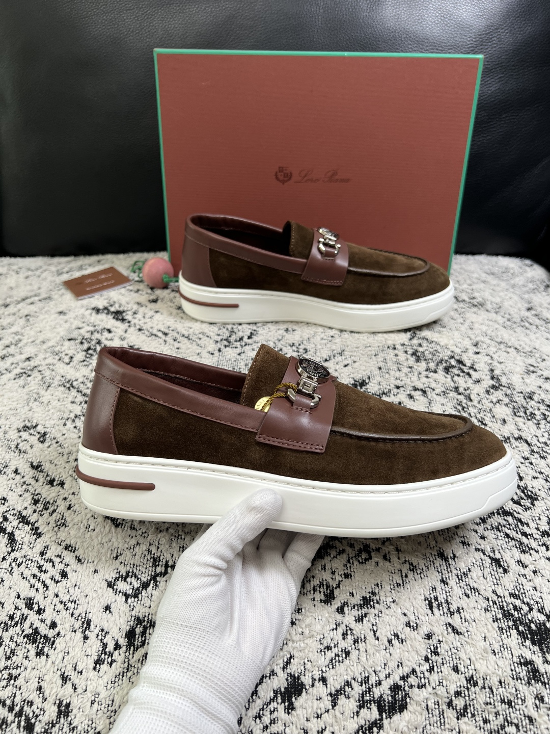 Loro Piana  高品质  顶级工艺品  诺悠翩雅  新品专柜同步原厂配置，鞋面意大利进口牛皮面料，高品质拼接工艺