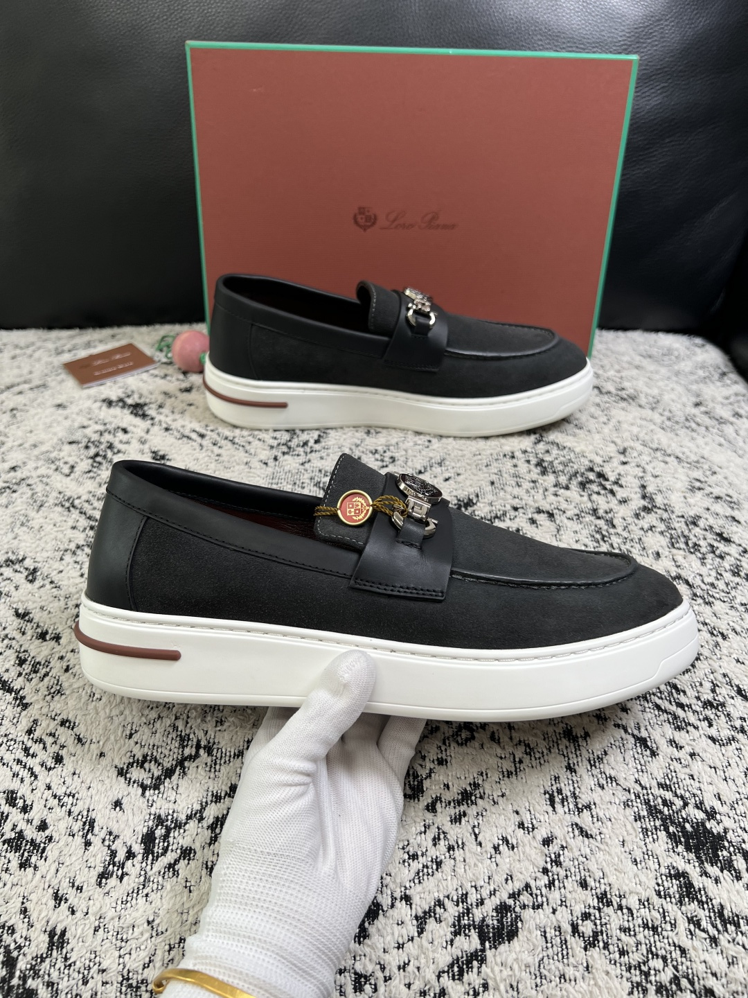 Loro Piana  高品质  顶级工艺品  诺悠翩雅  新品专柜同步原厂配置，鞋面意大利进口牛皮面料，高品质拼接工艺