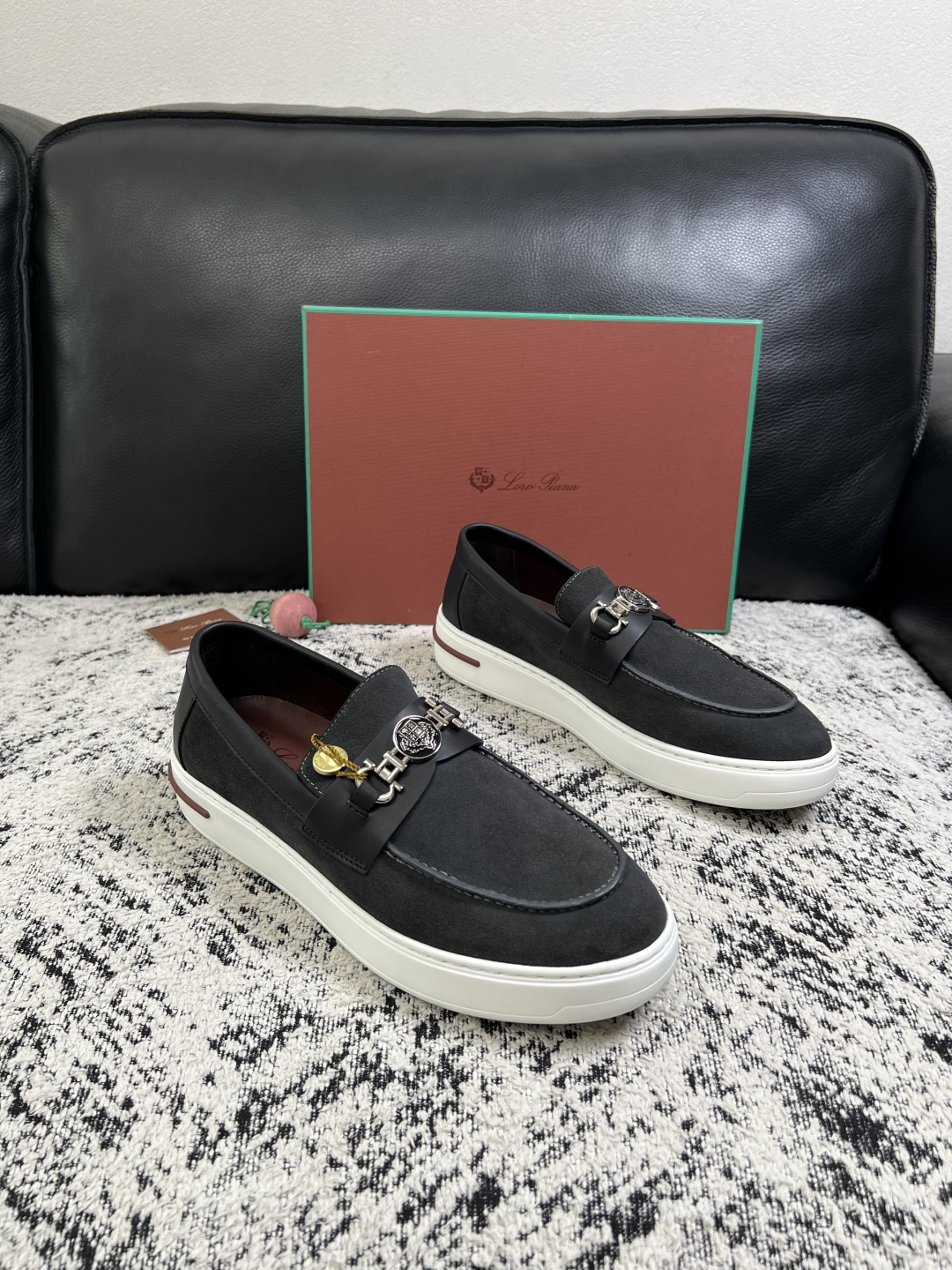 Loro Piana  高品质  顶级工艺品  诺悠翩雅  新品专柜同步原厂配置，鞋面意大利进口牛皮面料，高品质拼接工艺
