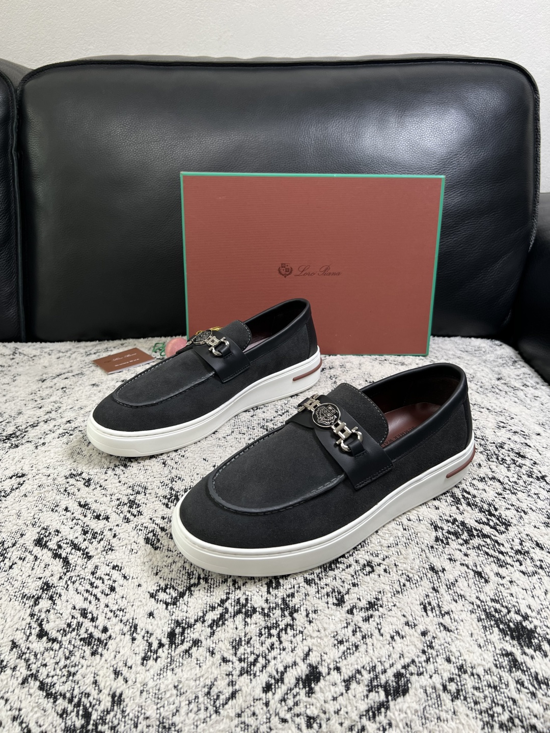 Loro Piana  高品质  顶级工艺品  诺悠翩雅  新品专柜同步原厂配置，鞋面意大利进口牛皮面料，高品质拼接工艺