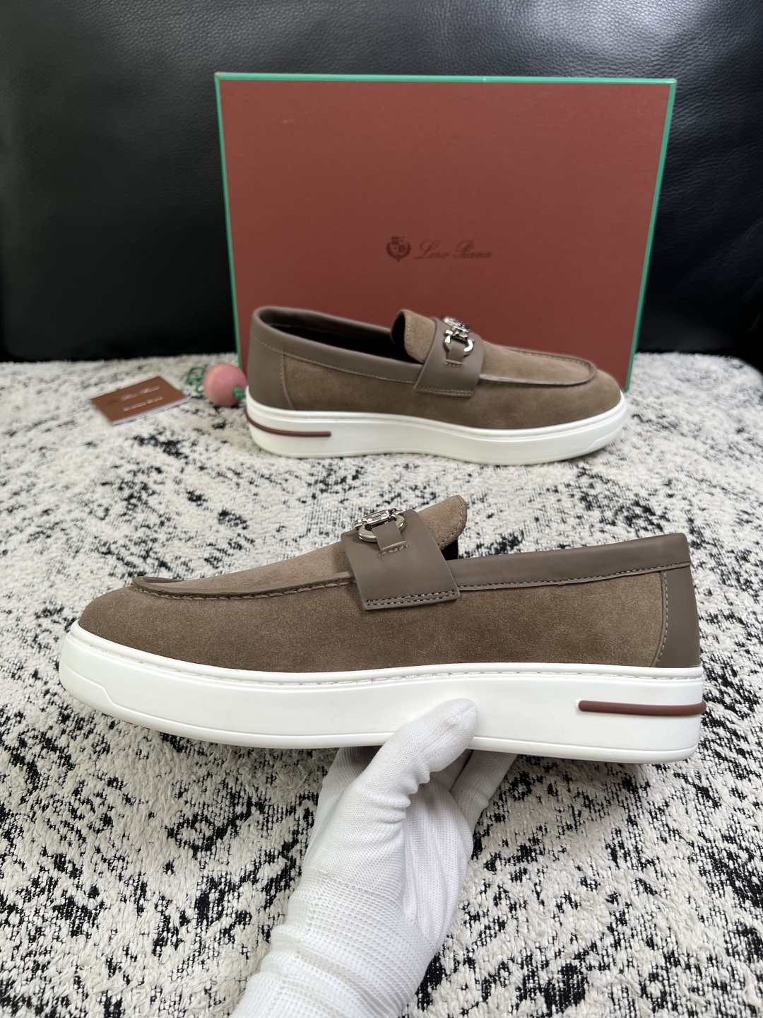 Loro Piana  高品质  顶级工艺品  诺悠翩雅  新品专柜同步原厂配置，鞋面意大利进口牛皮面料，高品质拼接工艺