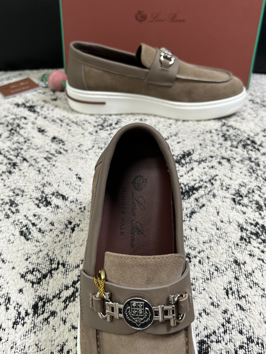 Loro Piana  高品质  顶级工艺品  诺悠翩雅  新品专柜同步原厂配置，鞋面意大利进口牛皮面料，高品质拼接工艺