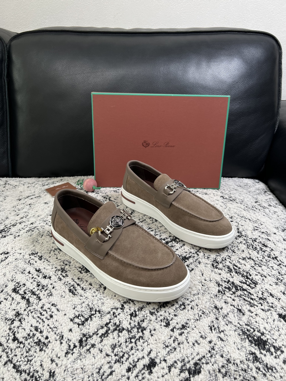 Loro Piana  高品质  顶级工艺品  诺悠翩雅  新品专柜同步原厂配置，鞋面意大利进口牛皮面料，高品质拼接工艺