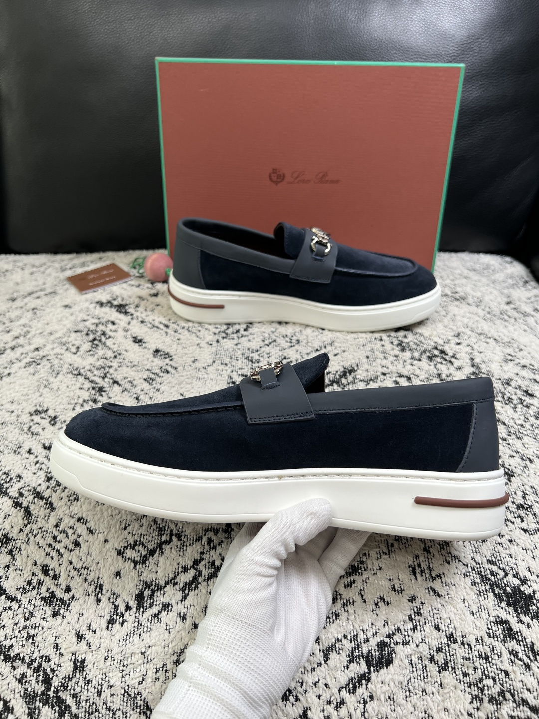 Loro Piana  高品质  顶级工艺品  诺悠翩雅  新品专柜同步原厂配置，鞋面意大利进口牛皮面料，高品质拼接工艺