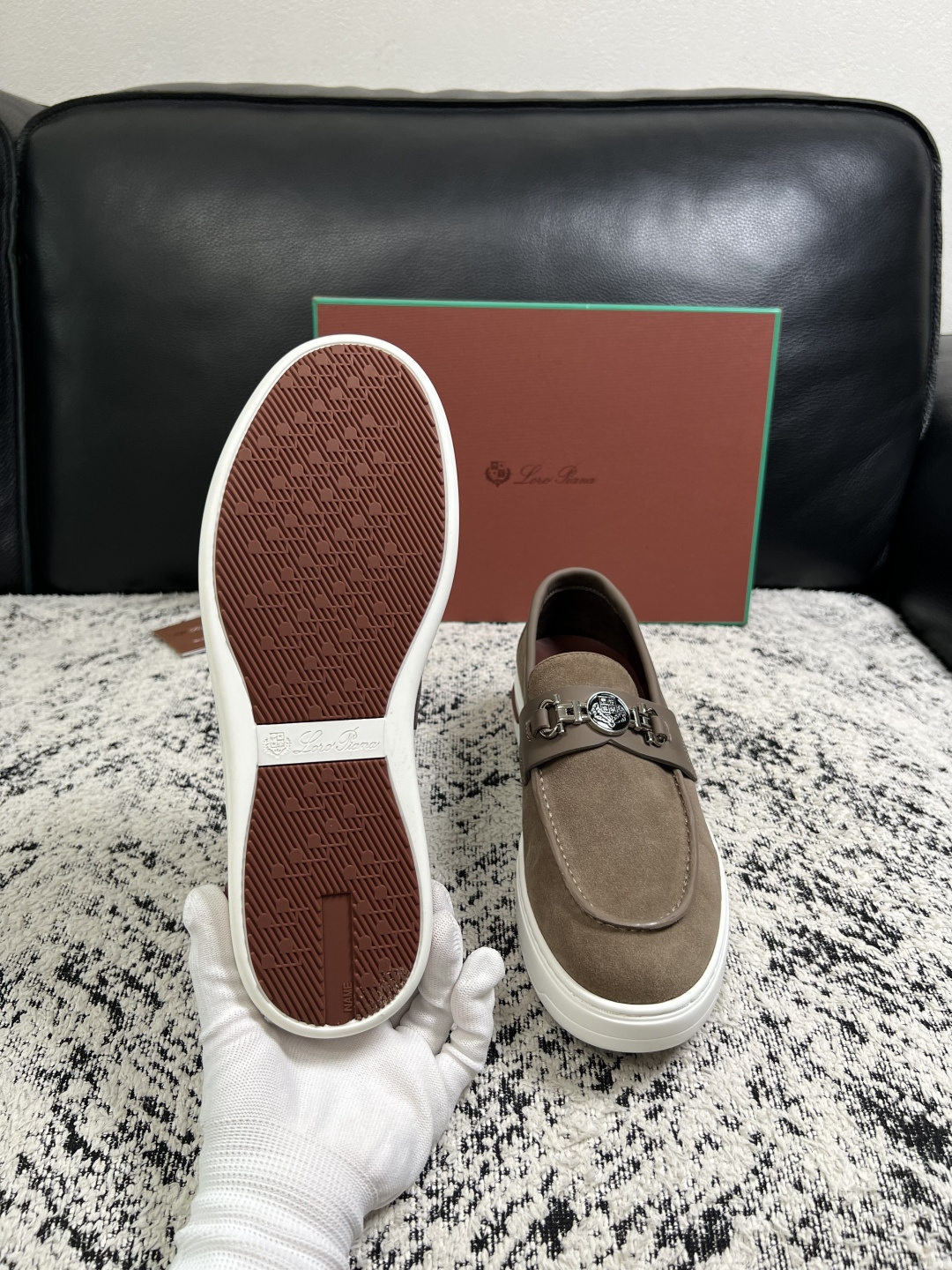Loro Piana  高品质  顶级工艺品  诺悠翩雅  新品专柜同步原厂配置，鞋面意大利进口牛皮面料，高品质拼接工艺