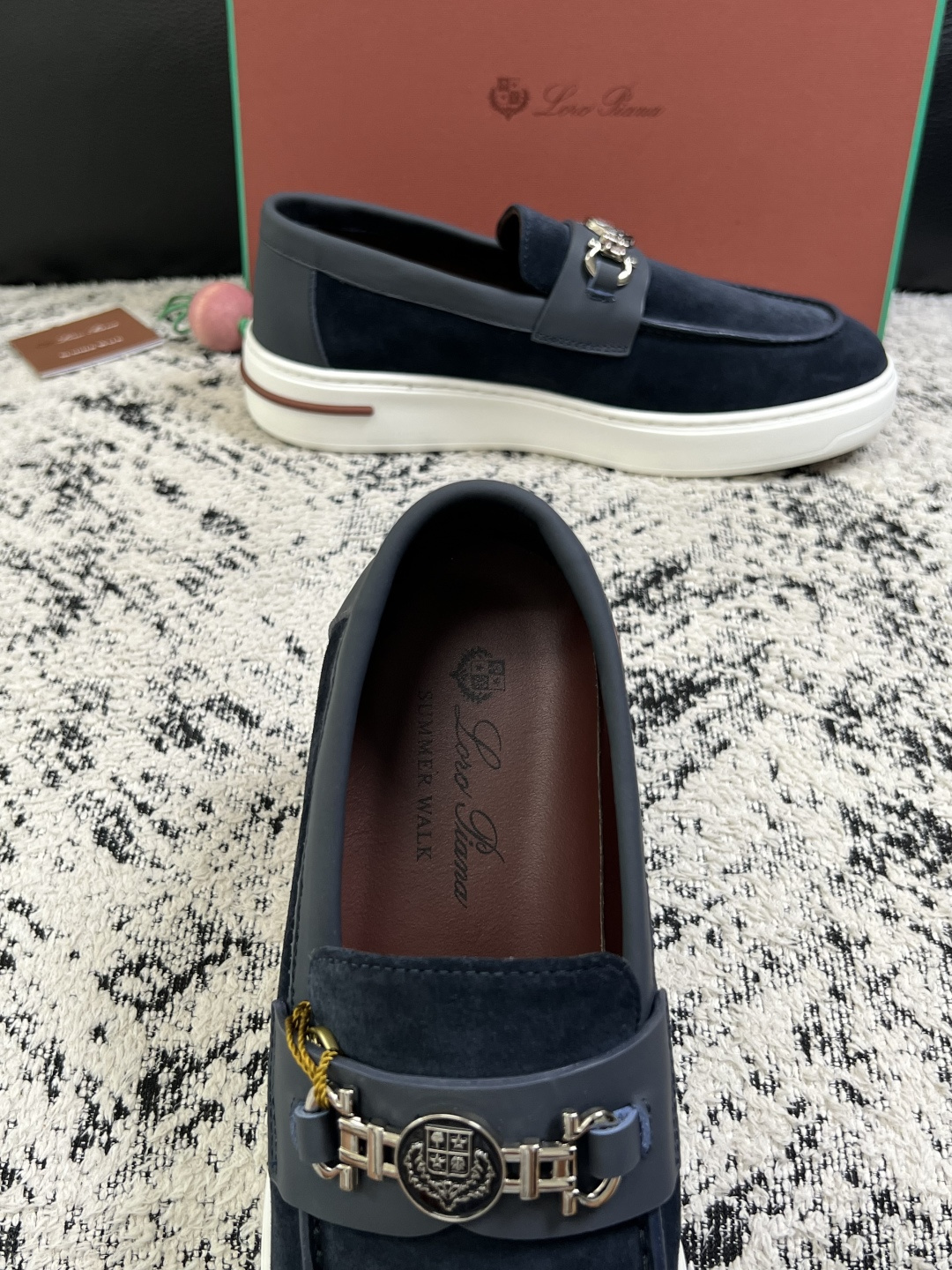 Loro Piana  高品质  顶级工艺品  诺悠翩雅  新品专柜同步原厂配置，鞋面意大利进口牛皮面料，高品质拼接工艺