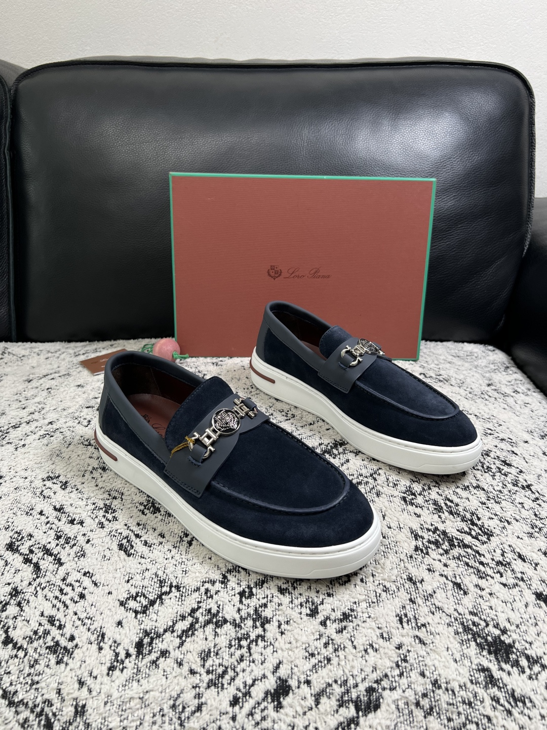 Loro Piana  高品质  顶级工艺品  诺悠翩雅  新品专柜同步原厂配置，鞋面意大利进口牛皮面料，高品质拼接工艺