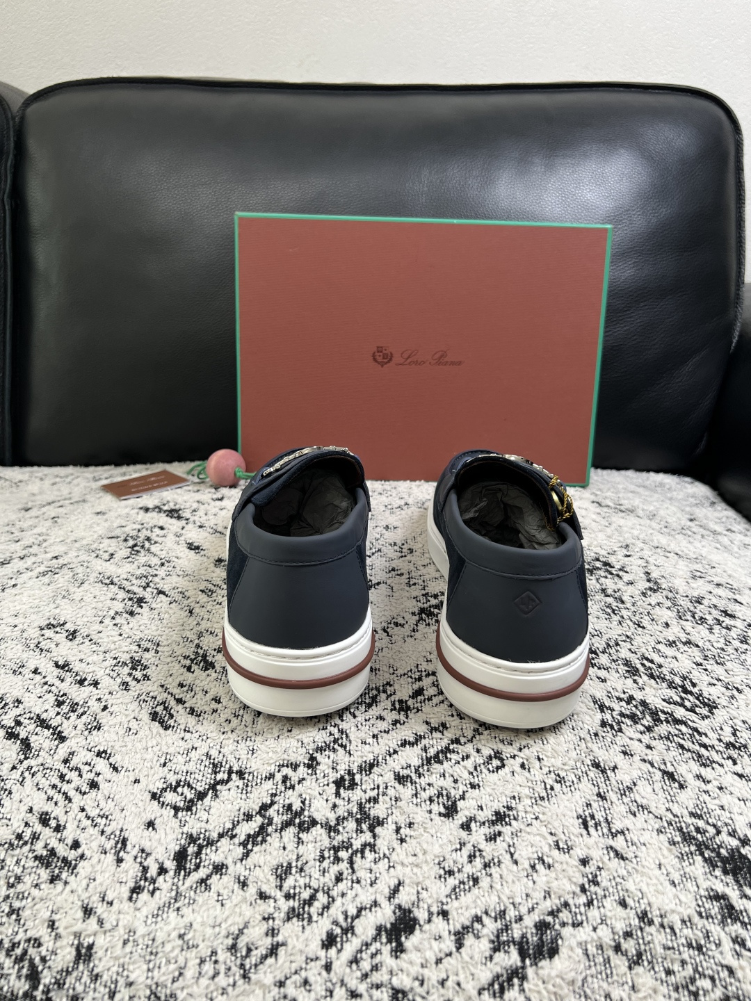 Loro Piana  高品质  顶级工艺品  诺悠翩雅  新品专柜同步原厂配置，鞋面意大利进口牛皮面料，高品质拼接工艺