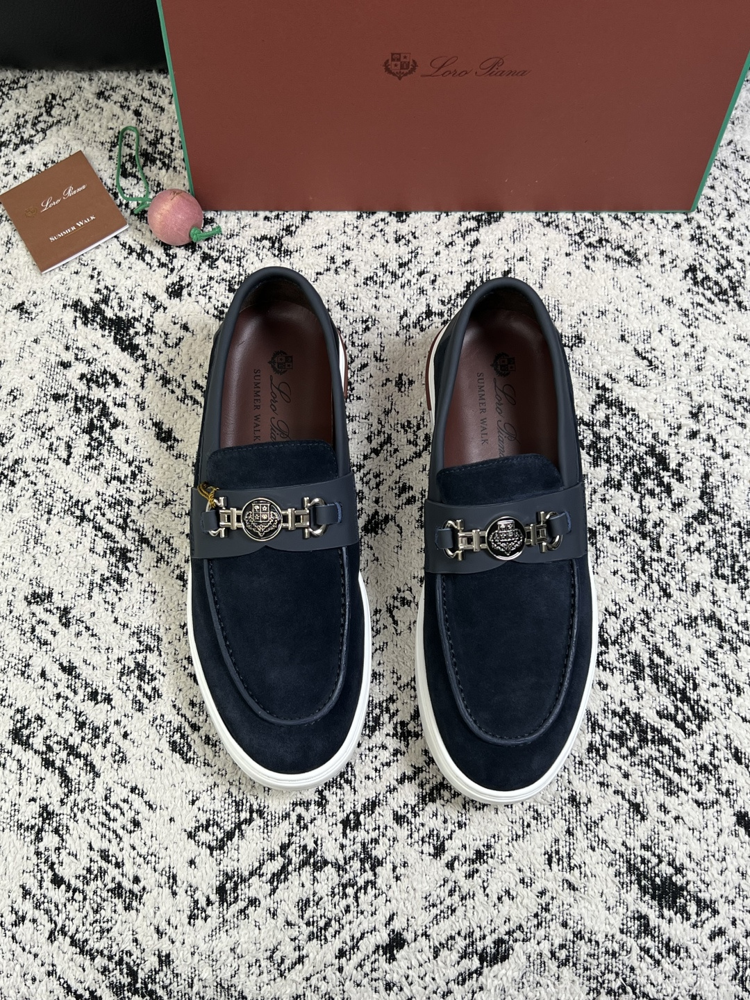 Loro Piana  高品质  顶级工艺品  诺悠翩雅  新品专柜同步原厂配置，鞋面意大利进口牛皮面料，高品质拼接工艺