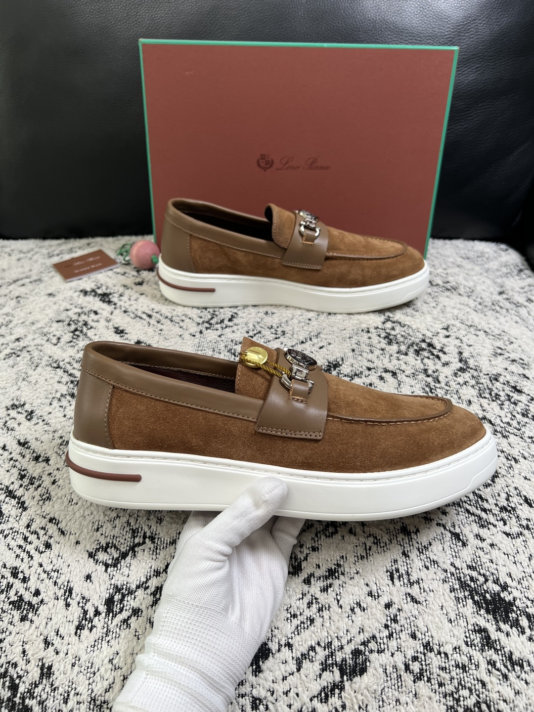Loro Piana  高品质  顶级工艺品  诺悠翩雅  新品专柜同步原厂配置，鞋面意大利进口牛皮面料，高品质拼接工艺