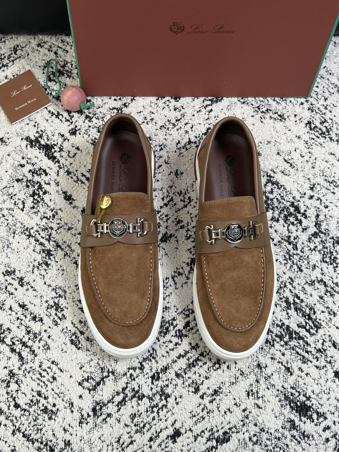 Loro Piana  高品质  顶级工艺品  诺悠翩雅  新品专柜同步原厂配置，鞋面意大利进口牛皮面料，高品质拼接工艺