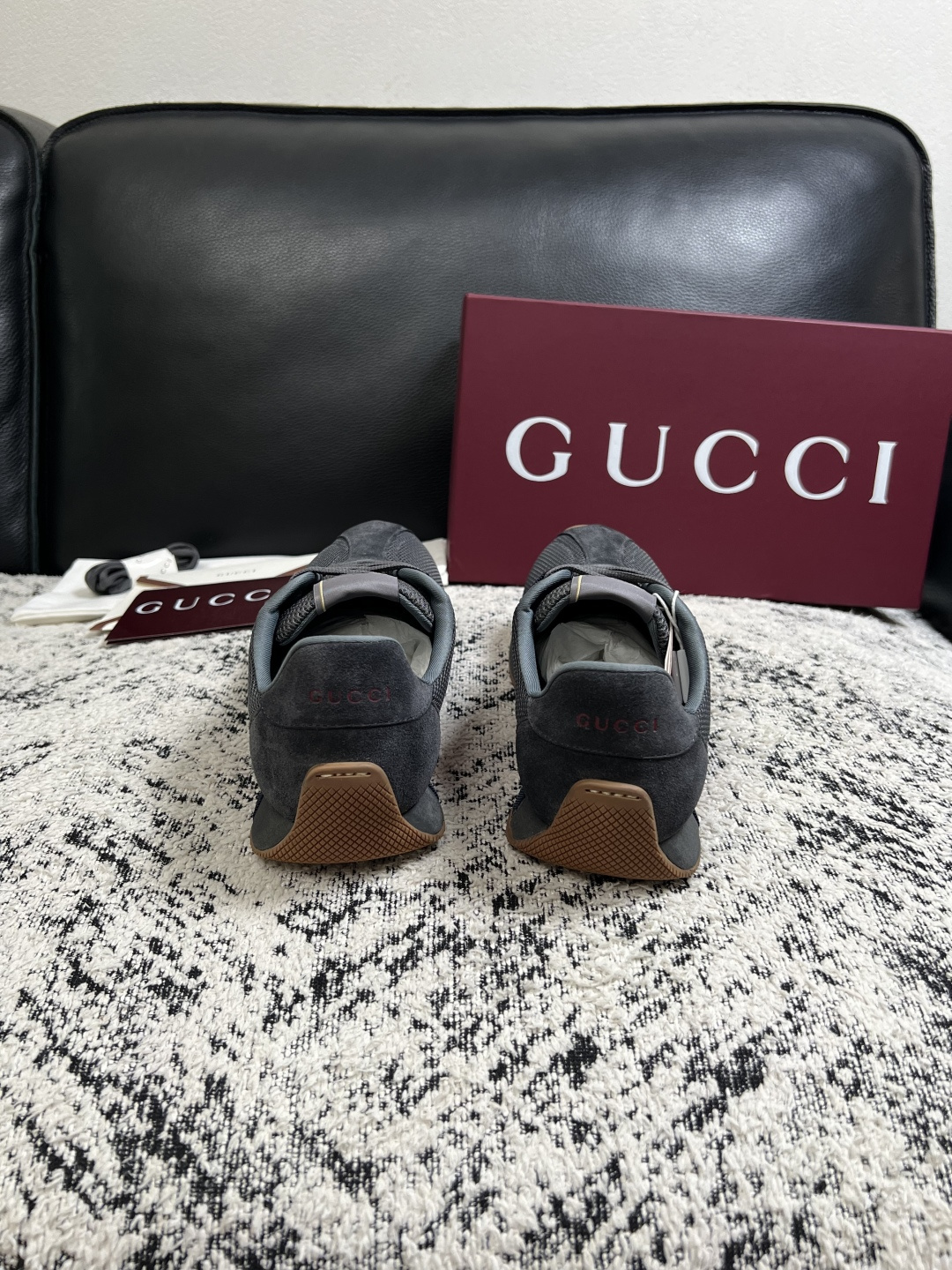 Gucci 高品质  顶级工艺品  古奇  专柜新款原厂配置，意大利进口牛皮面料，进口牛皮内里垫，透气舒适，鞋底：原厂特