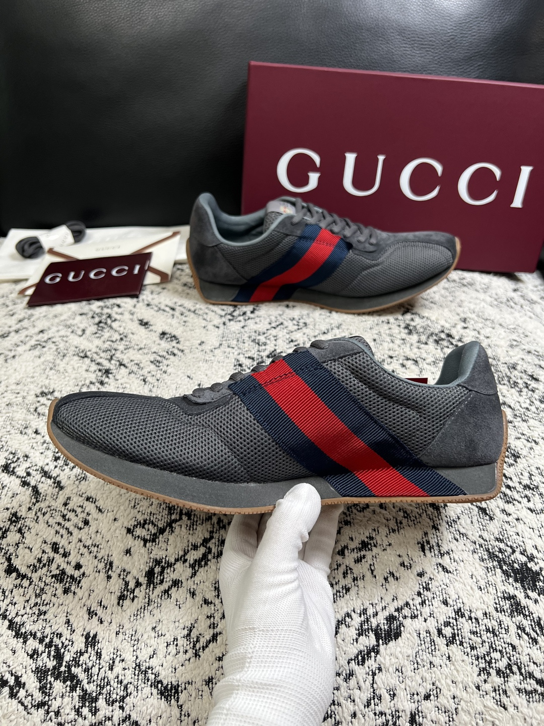 Gucci 高品质  顶级工艺品  古奇  专柜新款原厂配置，意大利进口牛皮面料，进口牛皮内里垫，透气舒适，鞋底：原厂特