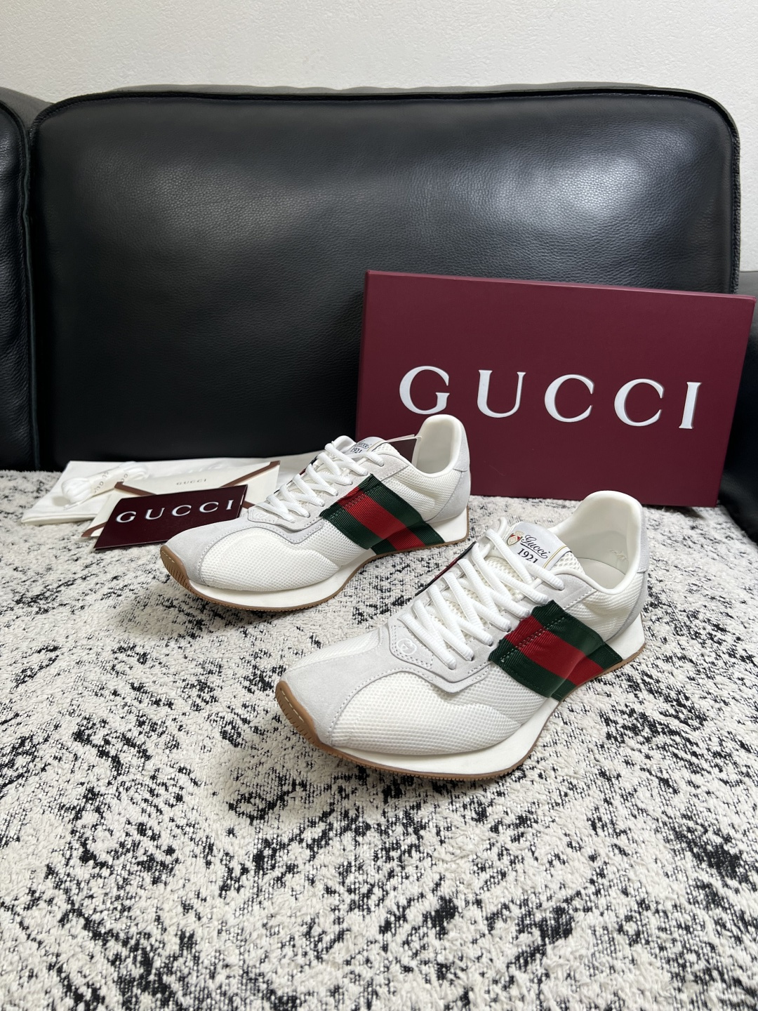 Gucci 高品质  顶级工艺品  古奇  专柜新款原厂配置，意大利进口牛皮面料，进口牛皮内里垫，透气舒适，鞋底：原厂特