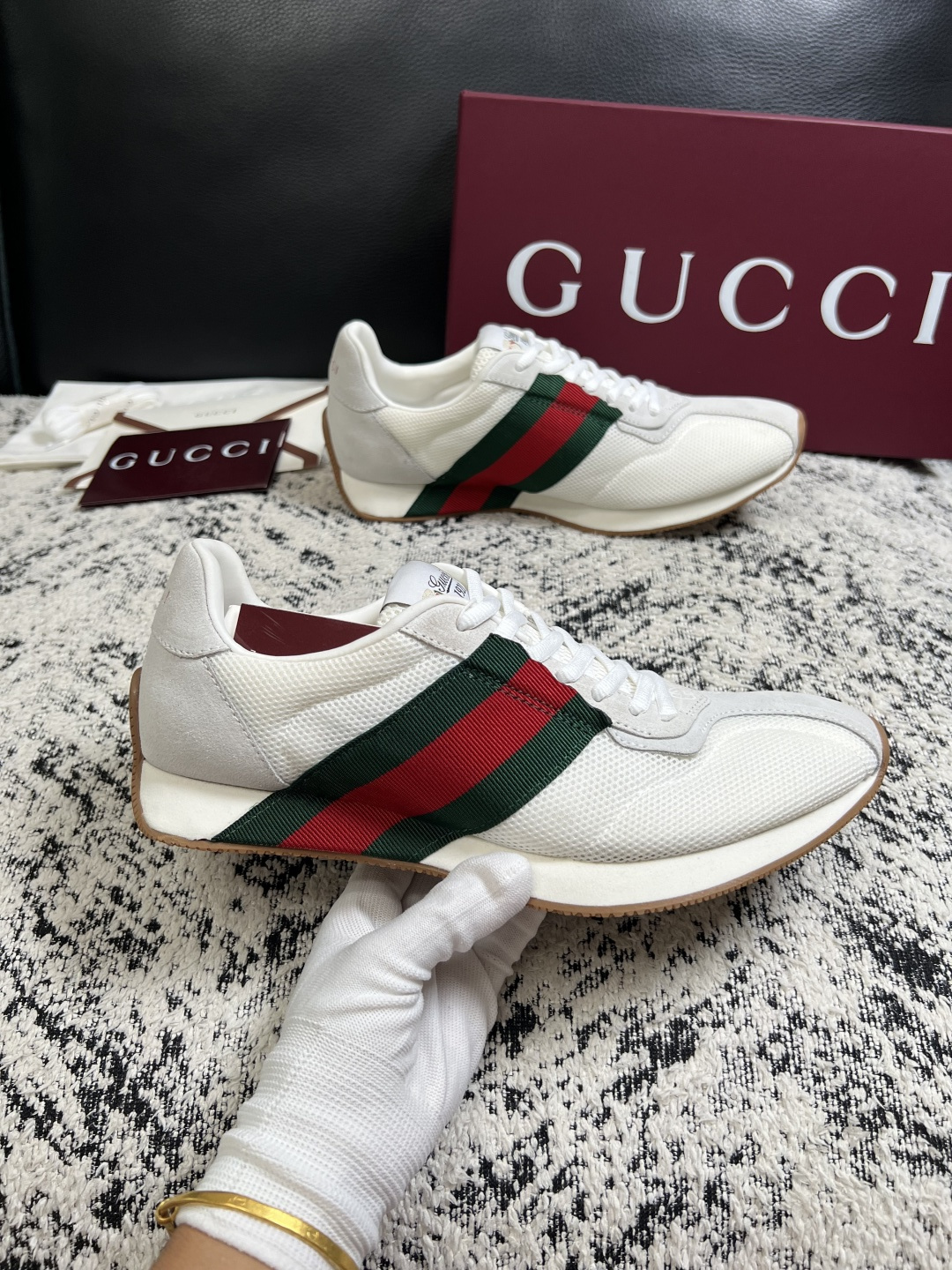 Gucci 高品质  顶级工艺品  古奇  专柜新款原厂配置，意大利进口牛皮面料，进口牛皮内里垫，透气舒适，鞋底：原厂特
