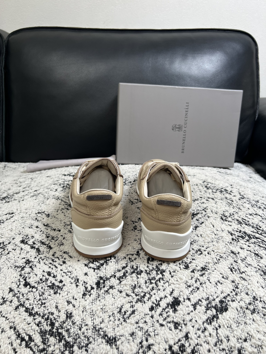 Brunello Cucinelli  高品质 顶级工艺品  BC  专柜同步原厂配置，意大利进口牛皮面料牛内里垫，高品