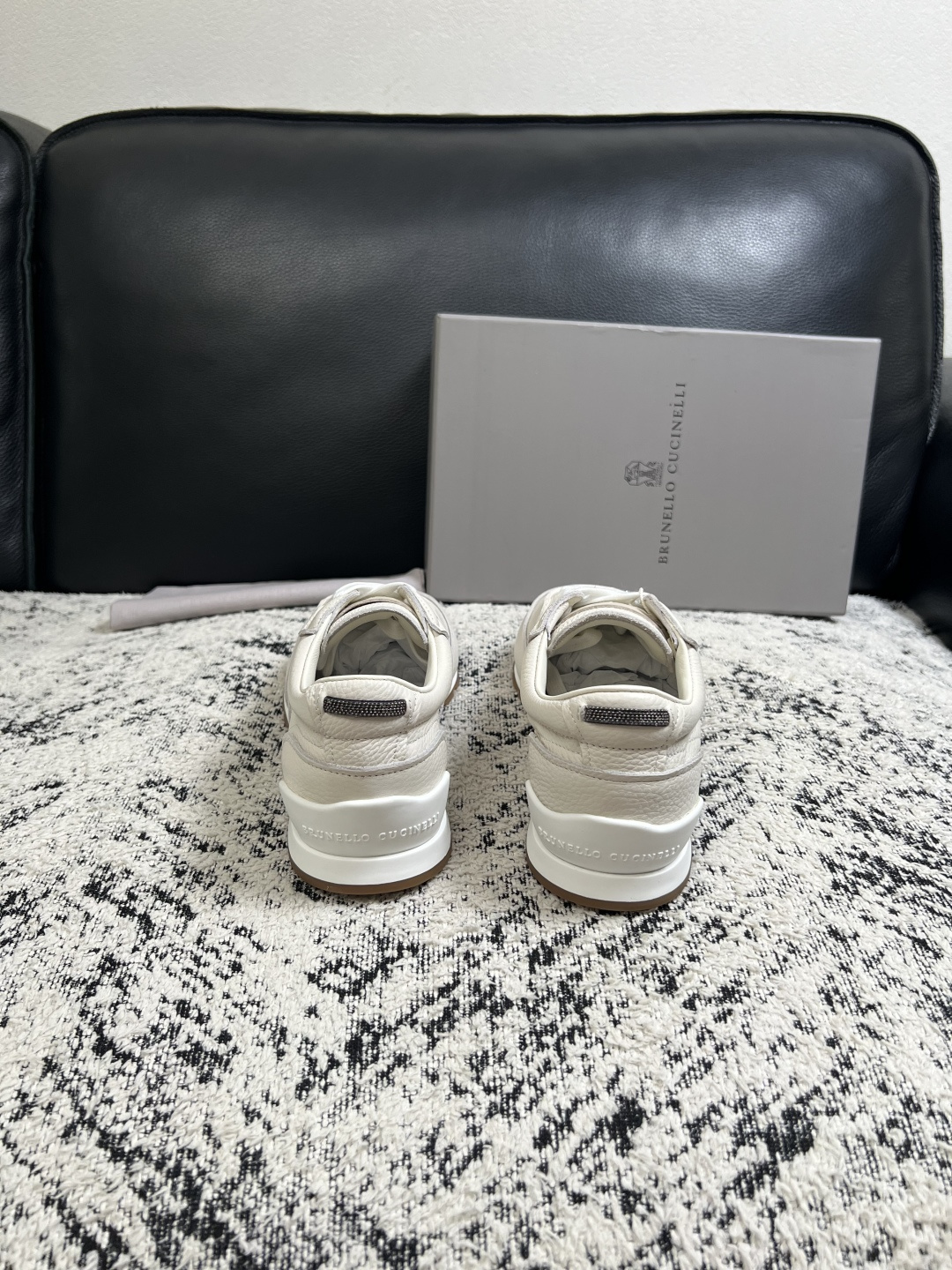 Brunello Cucinelli  高品质 顶级工艺品  BC  专柜同步原厂配置，意大利进口牛皮面料牛内里垫，高品