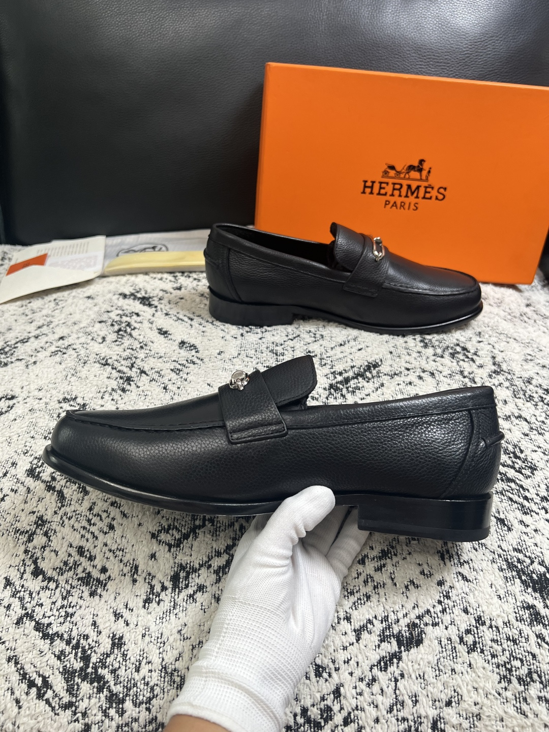 Hermes  高品质  顶级工艺品 爱马仕 皮鞋专柜同步 原厂配置，意大利进口原版牛皮面料，透气舒适进口水染牛里垫，鞋